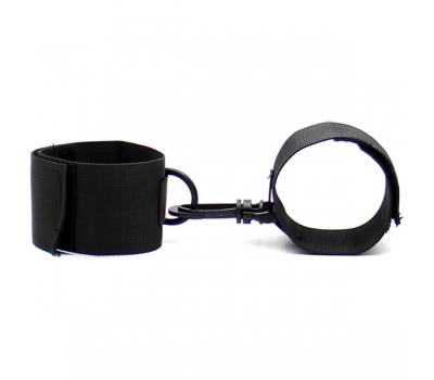 Мягкие наручники с карабином Beginner's Nylon Cuffs