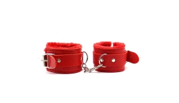 Наручники из кожезаменителя Begginers Furry Cuffs Red